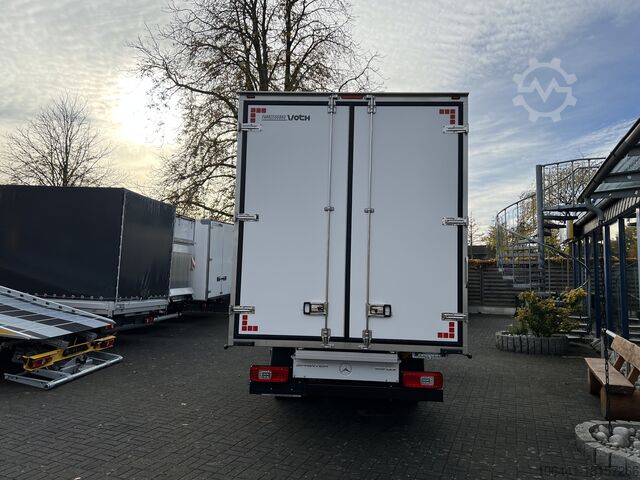 Transporter met koffer MERCEDES-BENZ Sprinter 519 Möbelkoffer mit Türen