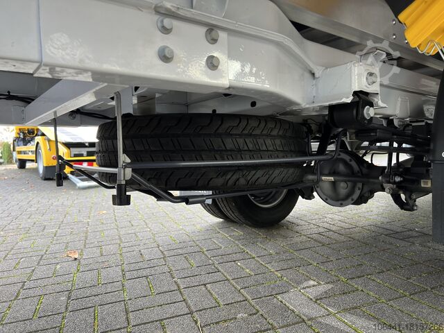 Transporter met koffer MERCEDES-BENZ Sprinter 519 Möbelkoffer mit Türen