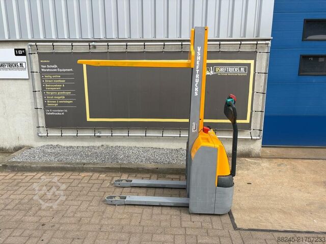 Kompaktstapler Jungheinrich EMC110 VS-22832 JUNGHEINRICH EMC110