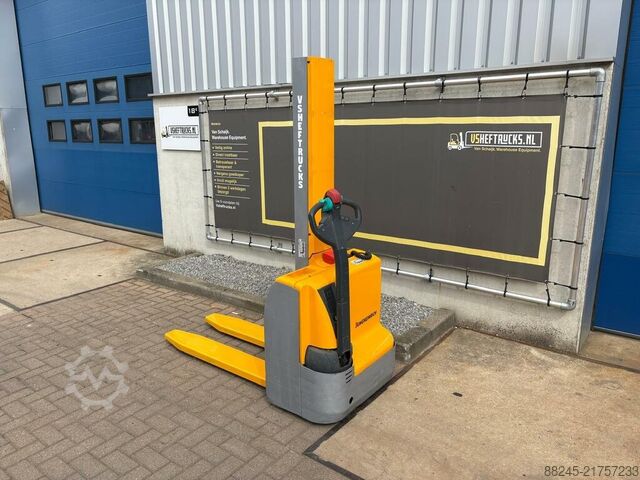 Kompaktstapler Jungheinrich EMC110 VS-22832 JUNGHEINRICH EMC110
