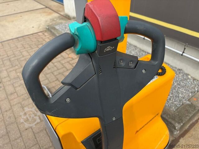 Kompaktstapler Jungheinrich EMC110 VS-22832 JUNGHEINRICH EMC110