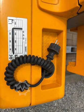 Kompaktstapler Jungheinrich EMC110 VS-22832 JUNGHEINRICH EMC110