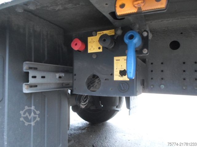 Drankaanhangwagens SCHMITZ CARGOBULL Getränke/ Mega/ Speed Curtain / 3000mm Innenhöhe