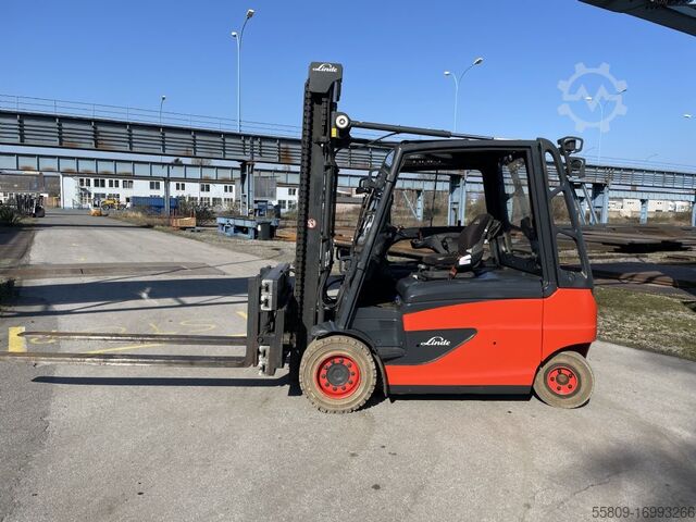 Elektro 4 Rad-Stapler Linde E50HL Batterie 2022 // Freisichtmast //