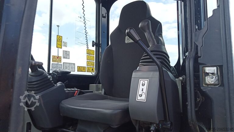 Mini bager < 7t Caterpillar 303.5E2 CR with 3 buckets