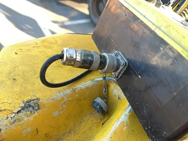 Tandemhenger Ammann ARR 1575 – Remote-Controlled Trench Roller Ideal for Soil Compaction