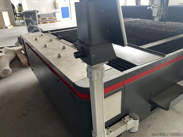 Laserskärmaskin Raycus LX3015C