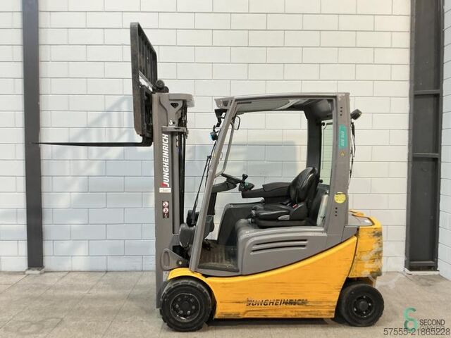 Carrello elevatore Jungheinrich EFG 320