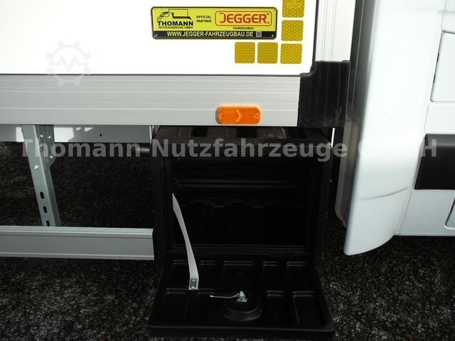 Dobozos furgon RENAULT Master RED Koffer Türen  Premium Aktivsitz