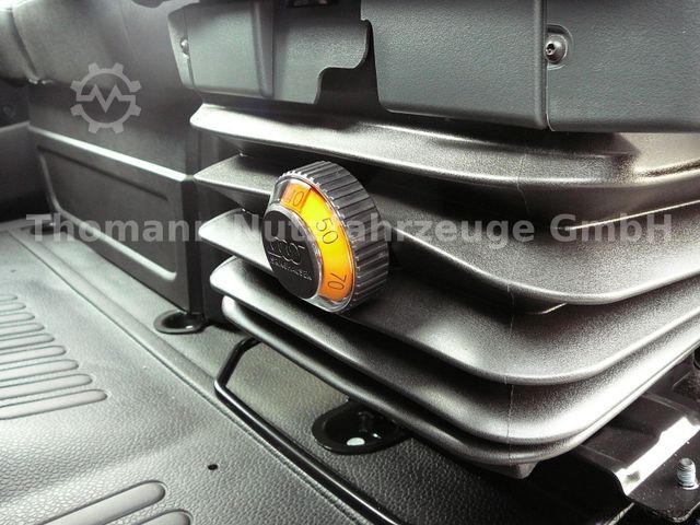 Dobozos furgon RENAULT Master RED Koffer Türen  Premium Aktivsitz