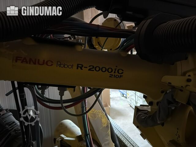 Braccio robotico FANUC R-2000iC 165F