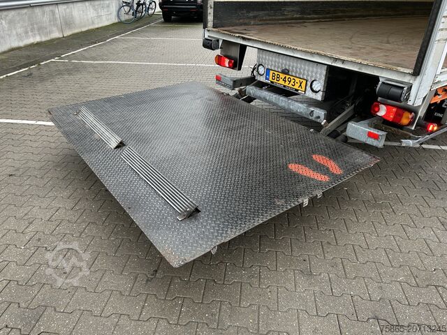 Valiză DAF LF 210 FA / 12 Ton / 450 dkm / Tacho V2 / Box /...