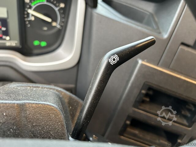 Standard-SZM Renault T 460 / Sleeper Cab / 889 dkm / 2 Tanks / APK T...