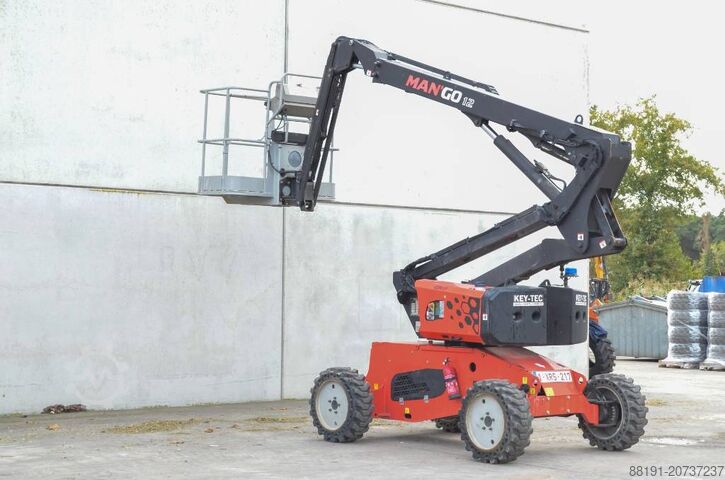 Scharnierende telescopische hoogwerker Manitou ManGo 12