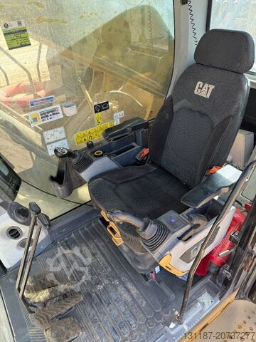 Crawler excavator CAT 395 (Saudi Arabia)