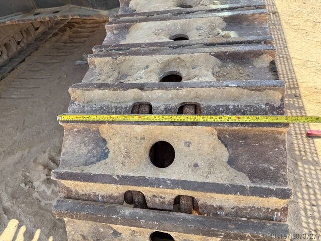 Crawler excavator CAT 395 (Saudi Arabia)