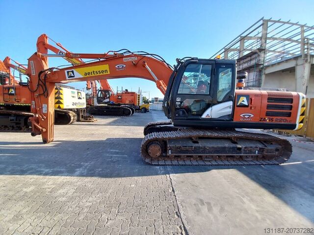 Crawler excavator Hitachi ZX220LC (Abu Dhabi)