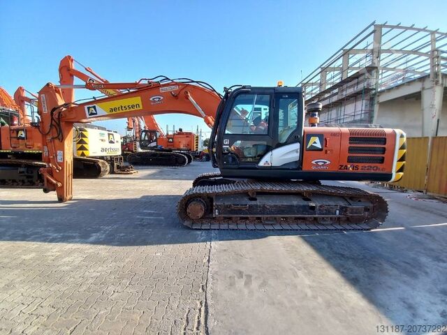 Crawler excavator Hitachi ZX220LC (Abu Dhabi)