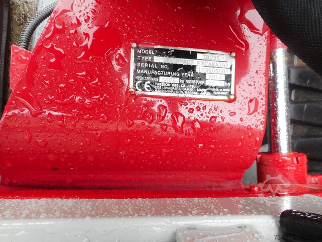 Minibagr Takeuchi TB 235 mit POWERTILT