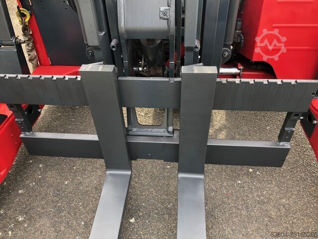 Truck mounted forklift Moffett M4 25.4