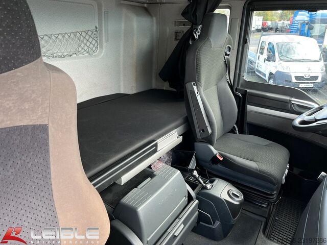 Autocamion cu caroserie tip cutie MAN TGX 26.480 6x2*Fleisch/Rohr*Meat*Komplettzug*