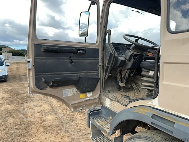 Teherautó Renault M180