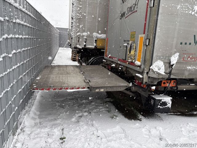 Semirimorchio con pianale e centina con sponda idraulica FLIEGL 39 SDS mit unterfaltb LBW