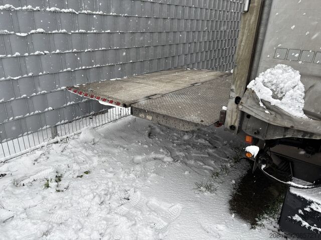 Semirimorchio con pianale e centina con sponda idraulica FLIEGL 39 SDS mit unterfaltb LBW