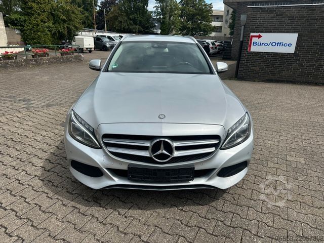 Minibüs MERCEDES-BENZ C 200 d T Autom. * LED High. * Navi * Kamera