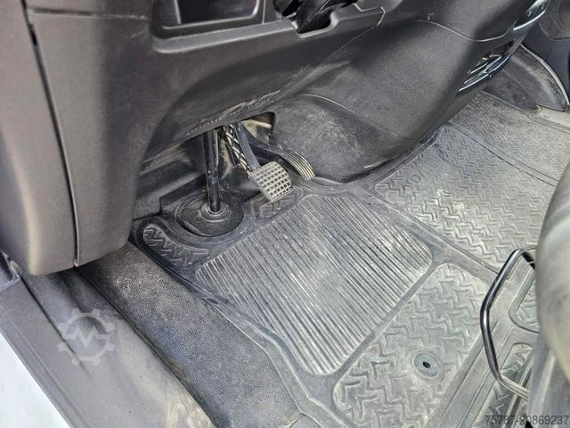 Magas tetős furgon IVECO 35S16 A8 V L, mittellang & hoch, kleiner Schaden