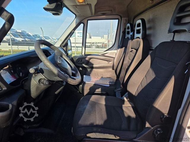 Furgon skrzyniowy IVECO 35S15/ 35-150 Koffer, Klima, manuelle Schaltung