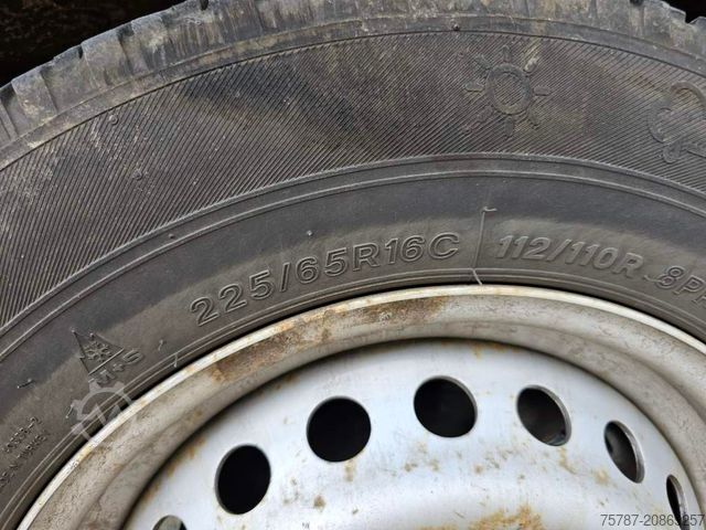 Furgon skrzyniowy IVECO 35S15/ 35-150 Koffer, Klima, manuelle Schaltung