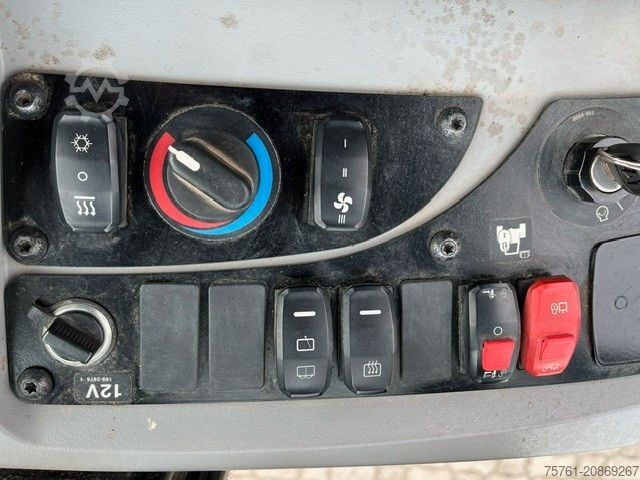 Kerekes rakodó CATERPILLAR 908M