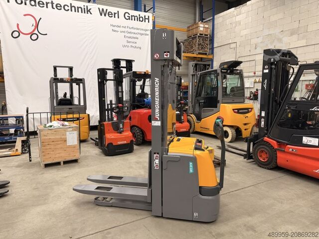 Handmatige stapelaar Jungheinrich EJC 220