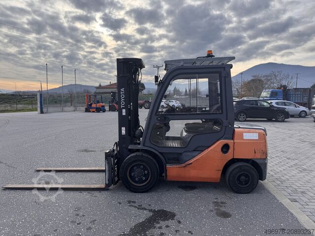 Forklift Toyota 8-FD30F