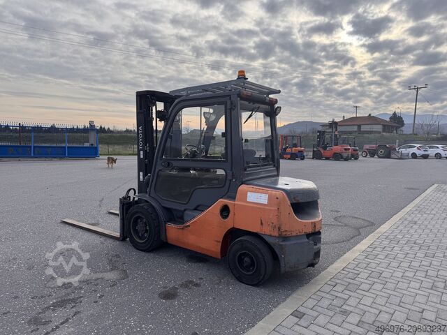 Forklift Toyota 8-FD30F