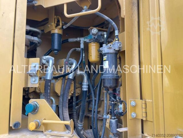 Crawler excavator Caterpillar 325F LCR