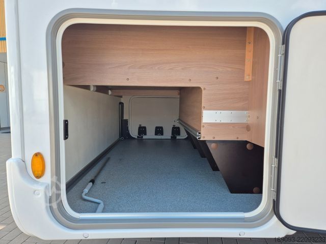 Halvintegreret autocamper BÜRSTNER Lyseo T 744 *2x Hubbett*2xTV*MaxxFan*Navi*Solar