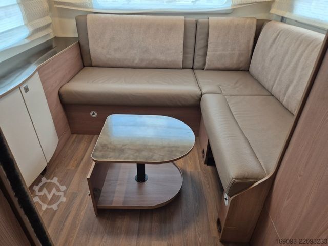 Halvintegreret autocamper BÜRSTNER Lyseo T 744 *2x Hubbett*2xTV*MaxxFan*Navi*Solar