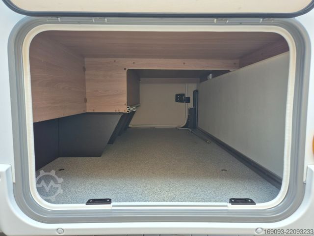 Halvintegreret autocamper BÜRSTNER Lyseo T 744 *2x Hubbett*2xTV*MaxxFan*Navi*Solar