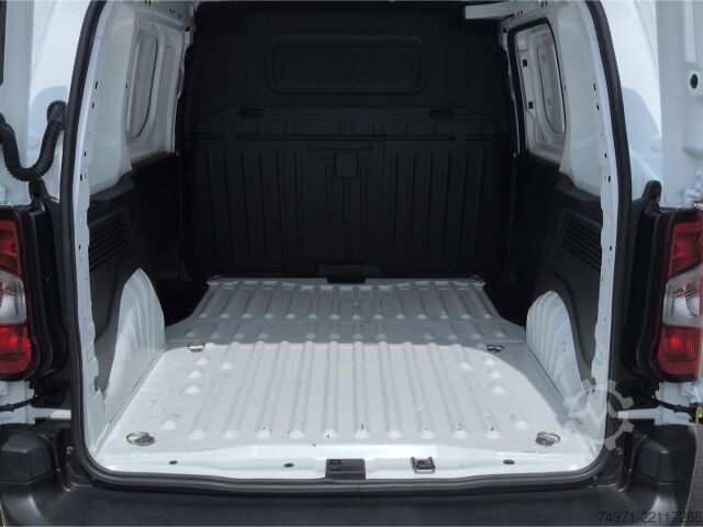 Dobozos furgon Opel Combo Cargo Edition 1.2Turbo*Tempo Klima Bluetoo
