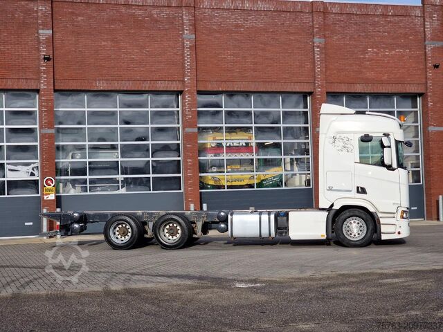 Chassi med hytt Scania R580 V8 NGS 6x4 chassis - Retarder - 4.75 WB - ...