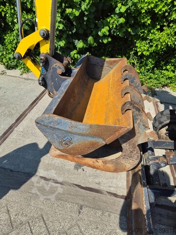 Mini-pelle Komatsu PC24 MR-5