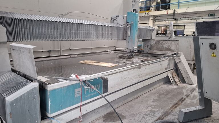 Machine de découpe jet d'eau Flow M500 4020DWJ