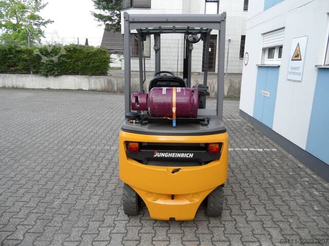 Stivuitoare GPL Jungheinrich TFG 316 - weiße Reifen - Freihub