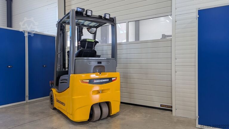 Stivuitor electric cu 3 roți Jungheinrich EFG 215 G115-330ZZ