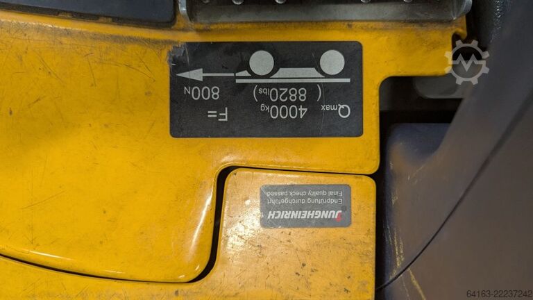 Tractor de remorcare Jungheinrich EZS C40
