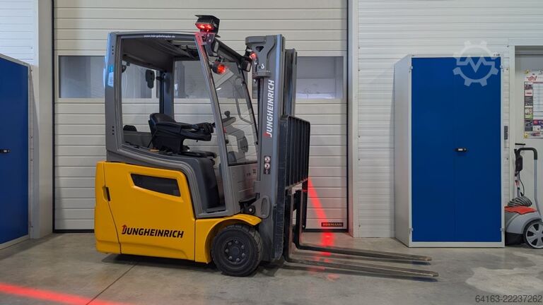 Stivuitor electric cu 3 roți Jungheinrich EFG 213 LiIon Batterie