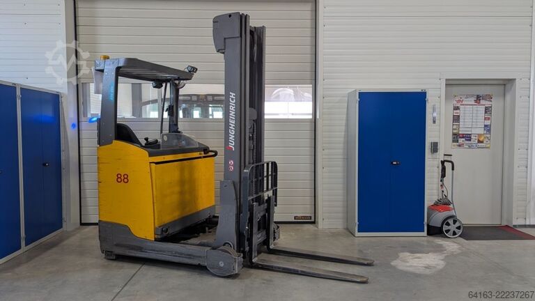 Stivuitor cu catarg retractabil Jungheinrich ETV 216 E GE 115 620 DZ
