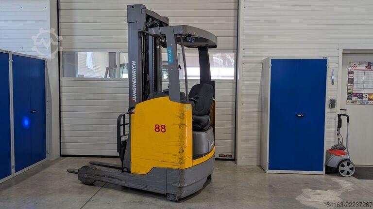 Stivuitor cu catarg retractabil Jungheinrich ETV 216 E GE 115 620 DZ